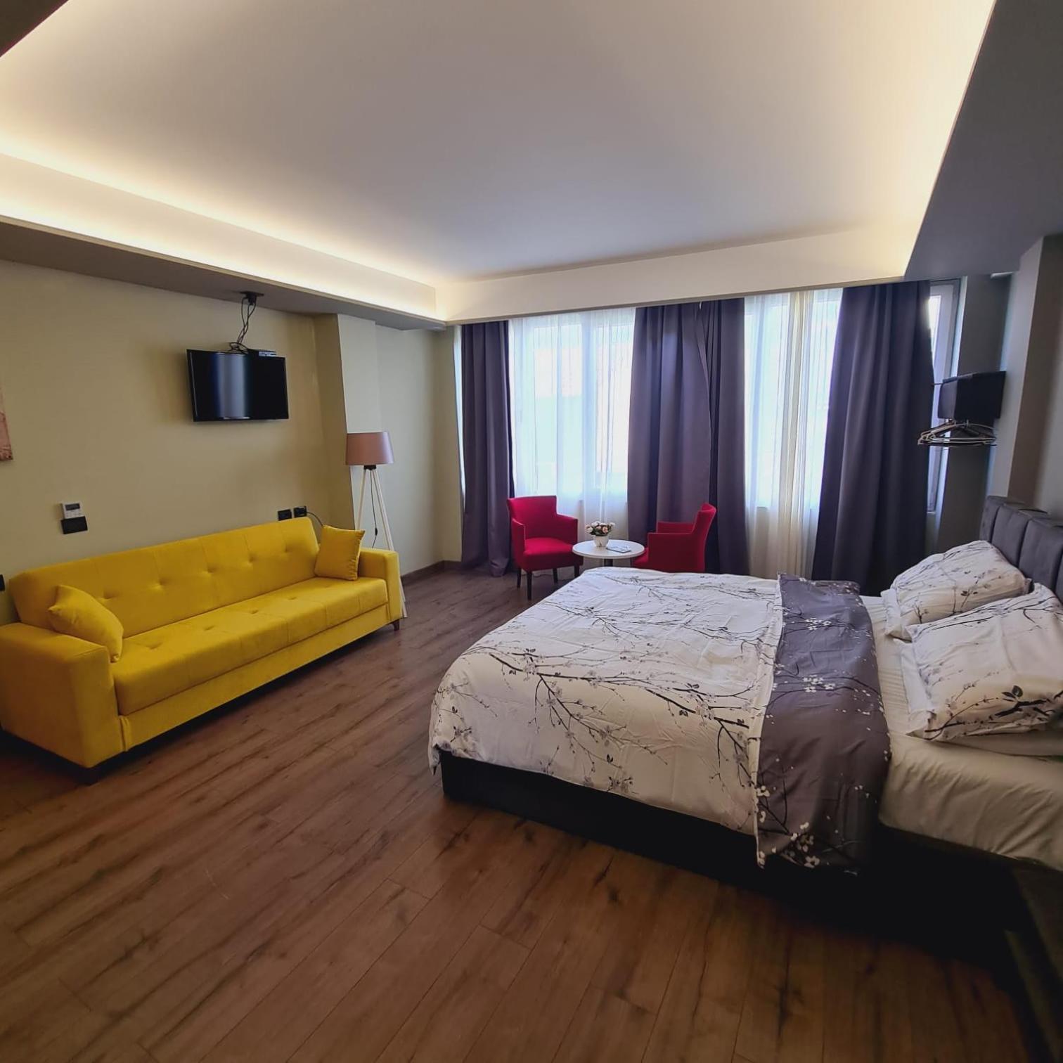 Driti Central Hotel Tiranë Ngoại thất bức ảnh